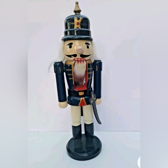 Rare 13" in Nutcracker Soldier. - Picture 1 of 9
